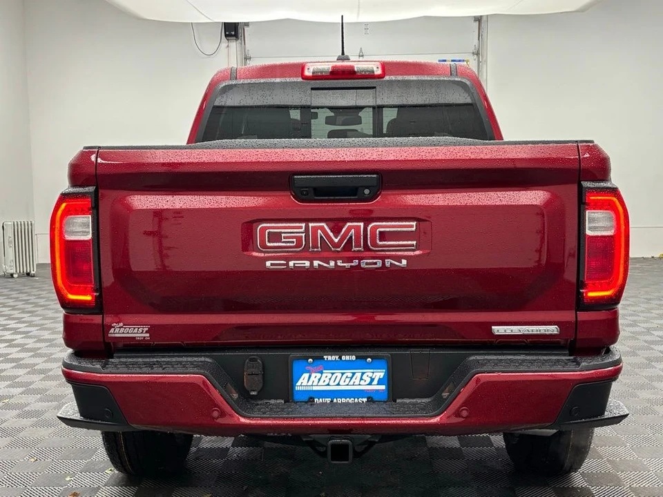 2026 GMC Canyon 2nd Gen - Image 8 of 12