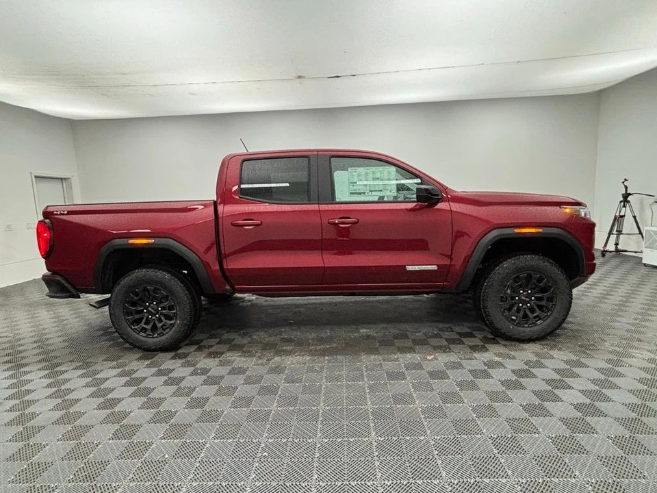 2026 GMC Canyon 2nd Gen - Image 6 of 12