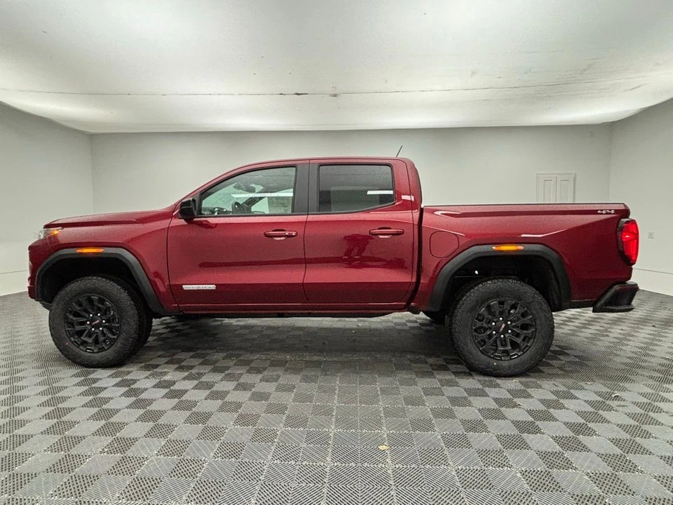 2026 GMC Canyon 2nd Gen - Image 11 of 12