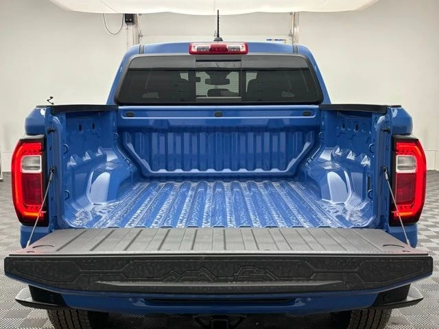 2026 GMC Canyon 2nd Gen - Image 8 of 12