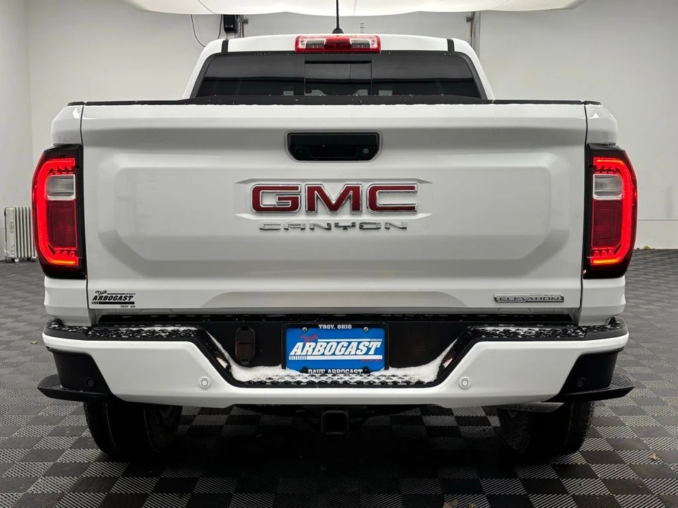 2026 GMC Canyon 2nd Gen - Image 8 of 12