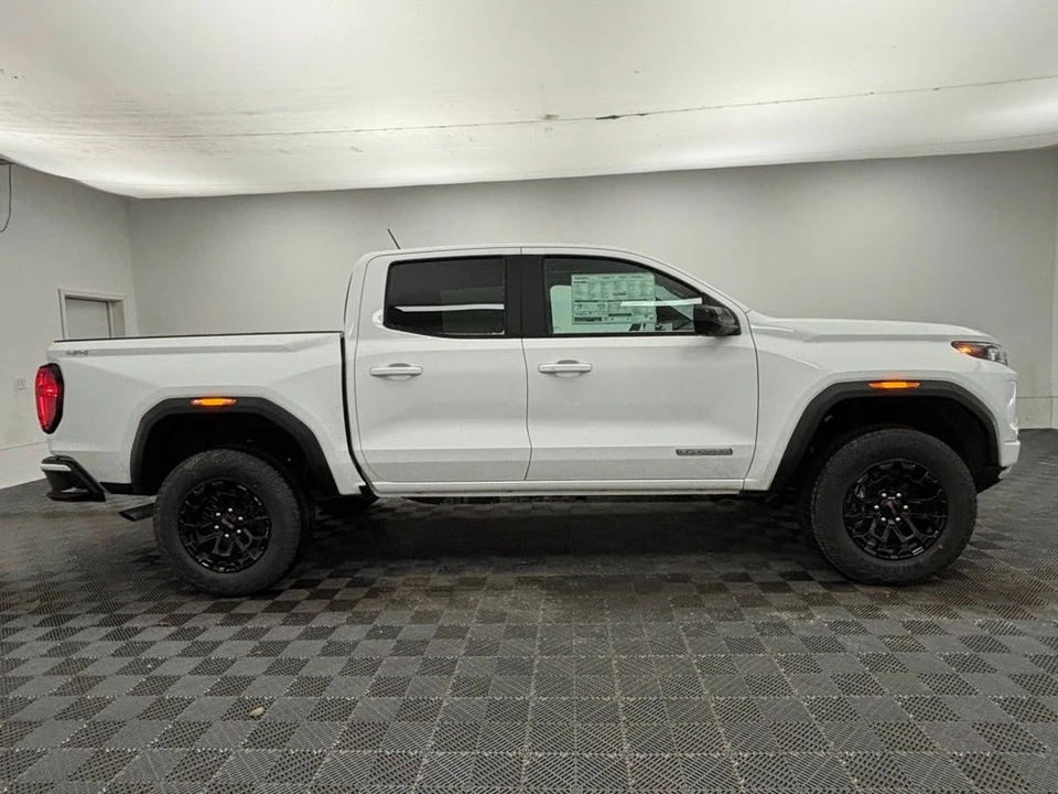 2026 GMC Canyon 2nd Gen - Image 6 of 12
