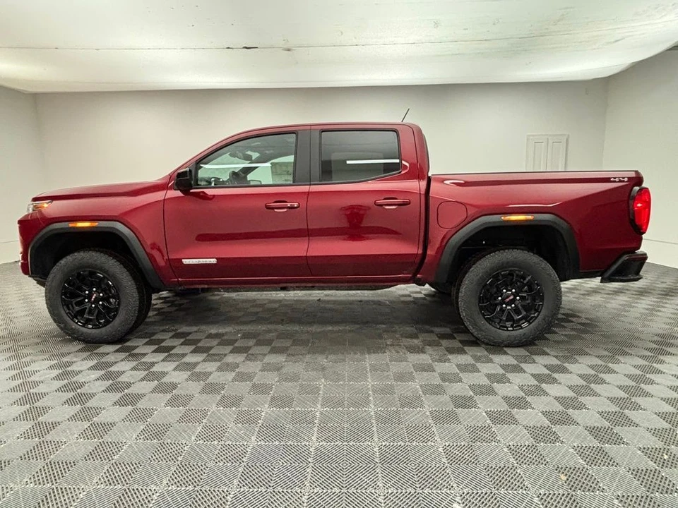 2026 GMC Canyon 2nd Gen - Image 11 of 12