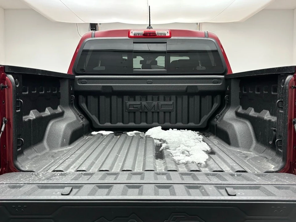 2026 GMC Canyon 2nd Gen - Image 9 of 12
