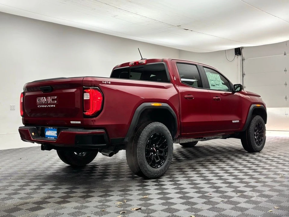 2026 GMC Canyon 2nd Gen - Image 7 of 12