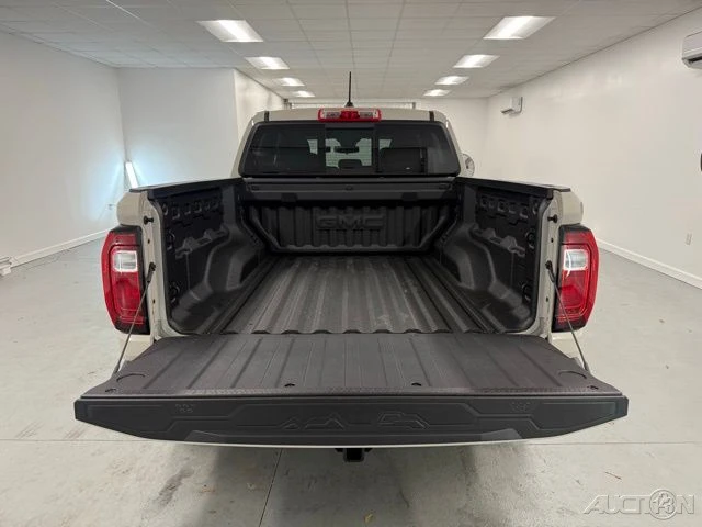 2026 GMC Canyon 2nd Gen - Image 8 of 12