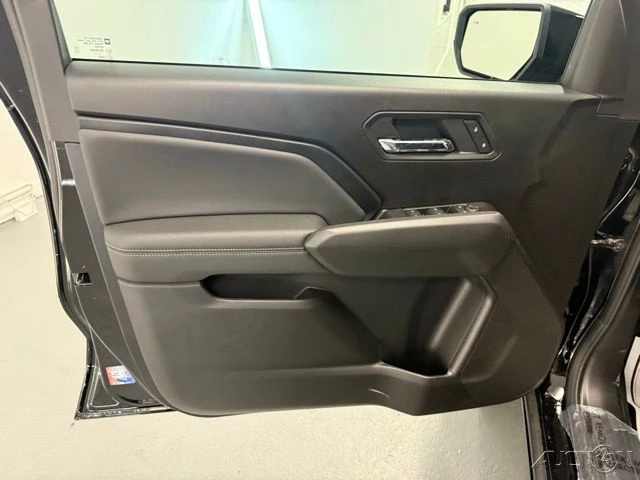 2026 GMC Canyon 2nd Gen - Image 13 of 21