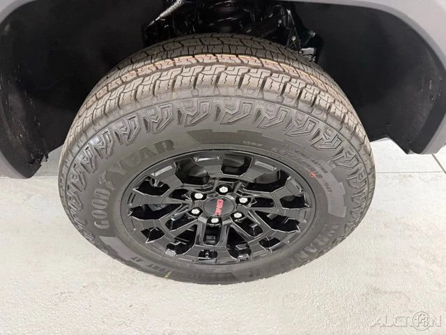 2026 GMC Canyon 2nd Gen - Image 4 of 21