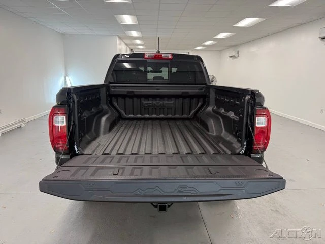2026 GMC Canyon 2nd Gen - Image 8 of 21