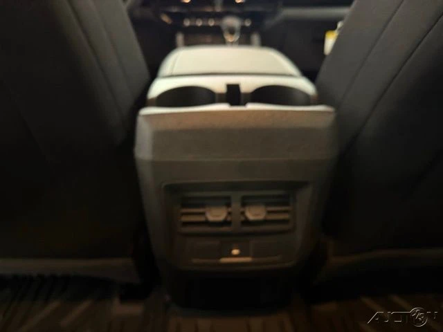 2026 GMC Canyon 2nd Gen - Image 16 of 21