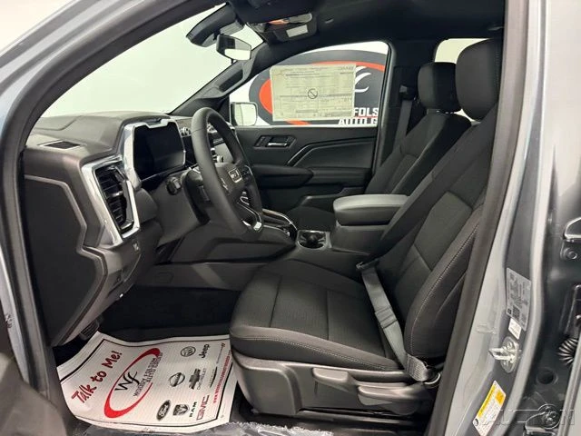 2026 GMC Canyon 2nd Gen - Image 9 of 21