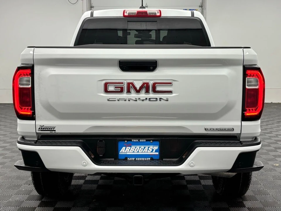 2026 GMC Canyon 2nd Gen - Image 8 of 12