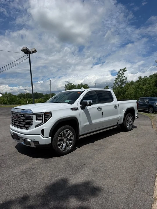 2026 GMC Sierra 5th Gen - Image 3 of 9