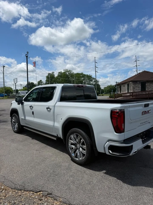 2026 GMC Sierra 5th Gen - Image 4 of 9