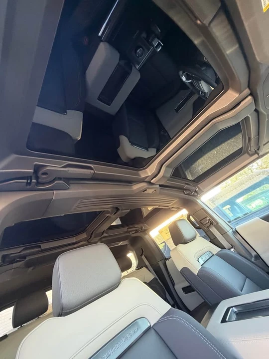 2026 GMC Hummer EV - Image 8 of 11