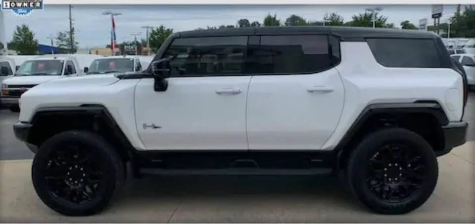 2026 GMC Hummer EV - Image 2 of 7
