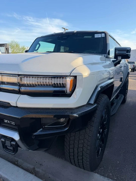 2026 GMC Hummer EV - Image 3 of 11
