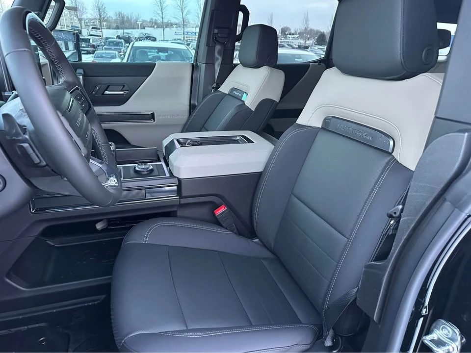 2026 GMC Hummer EV - Image 15 of 19