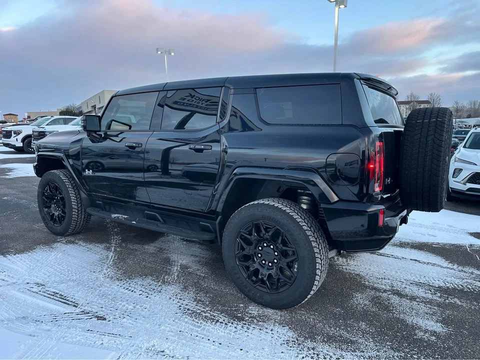 2026 GMC Hummer EV - Image 18 of 19