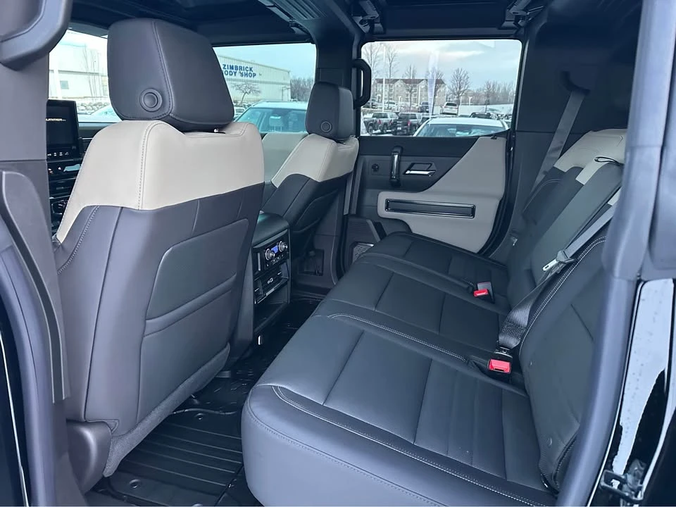 2026 GMC Hummer EV - Image 10 of 19
