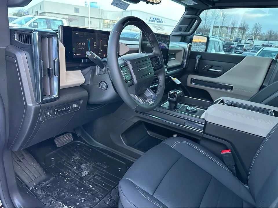 2026 GMC Hummer EV - Image 14 of 19