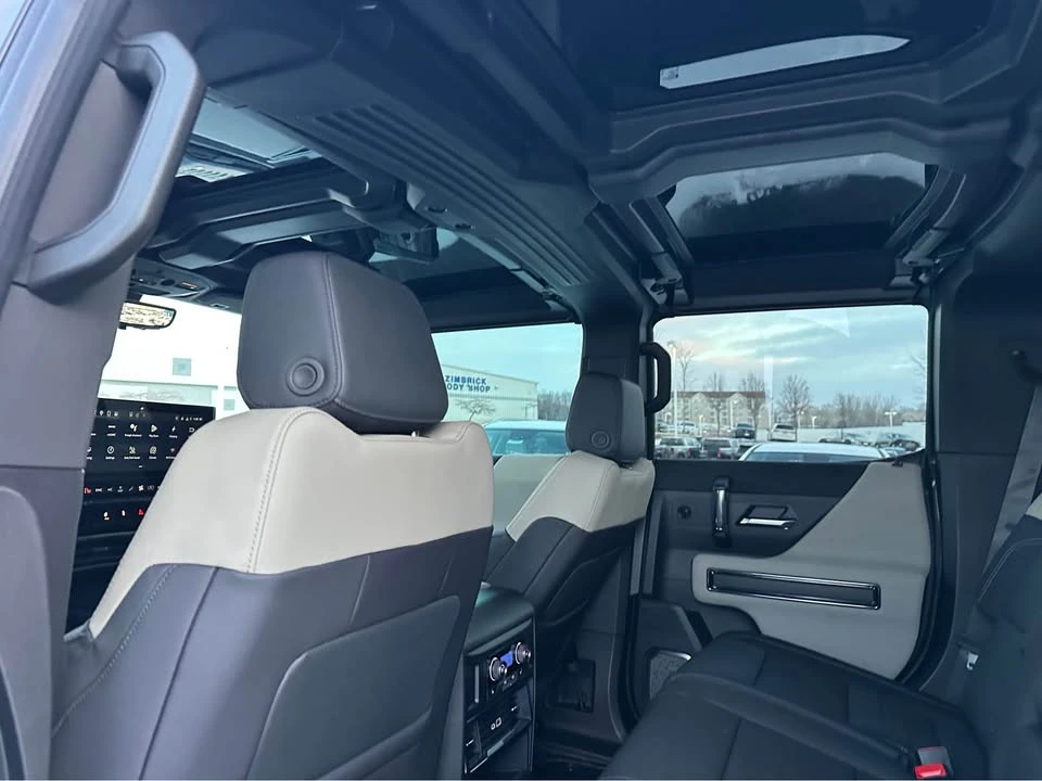2026 GMC Hummer EV - Image 6 of 19