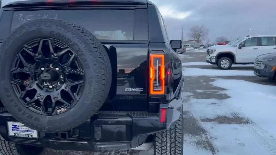 2026 GMC Hummer EV - Image 19 of 19