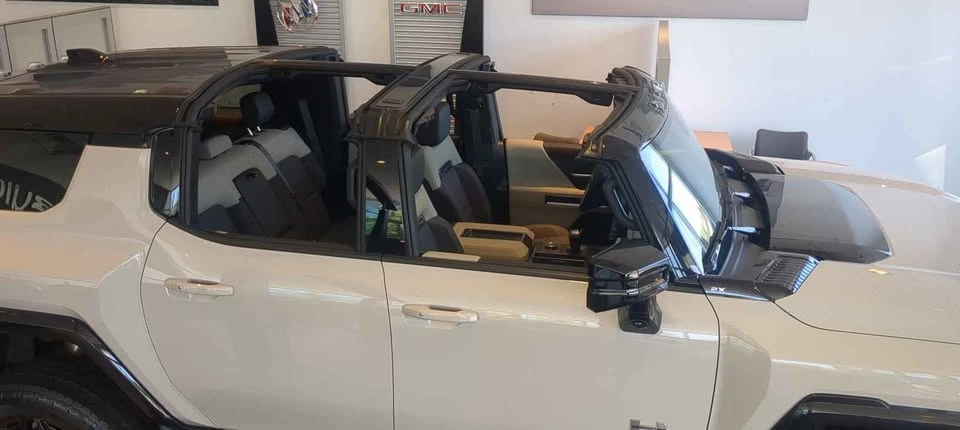 2026 GMC Hummer EV - Image 3 of 16