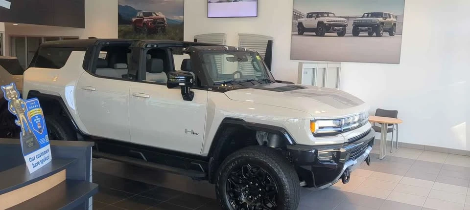 2026 GMC Hummer EV - Image 2 of 16