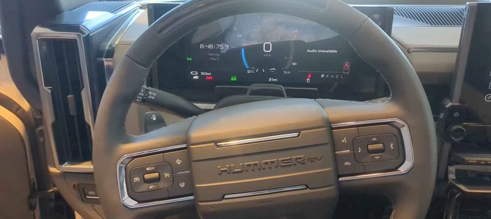 2026 GMC Hummer EV - Image 15 of 16