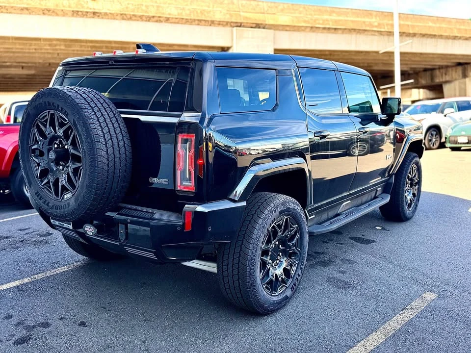 2026 GMC Hummer EV - Image 3 of 10