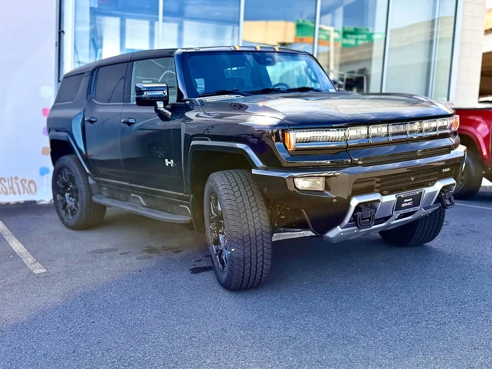 2026 GMC Hummer EV - Image 4 of 10