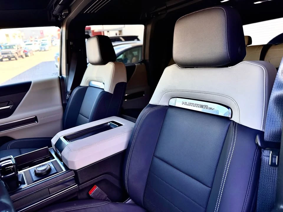 2026 GMC Hummer EV - Image 6 of 10