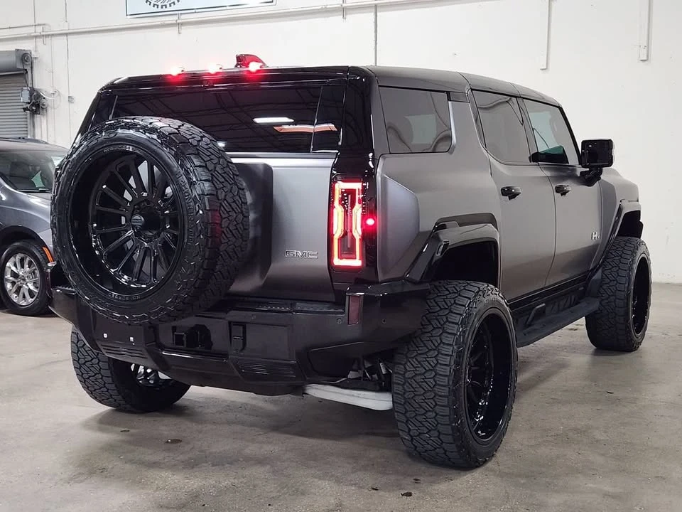 2026 GMC Hummer EV - Image 6 of 18