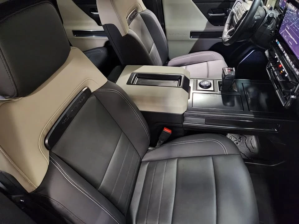 2026 GMC Hummer EV - Image 10 of 18