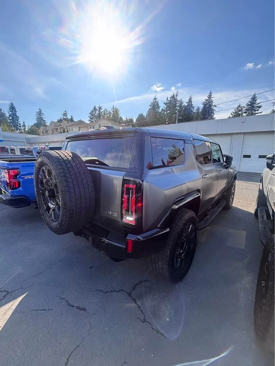 2026 GMC Hummer EV - Image 3 of 11