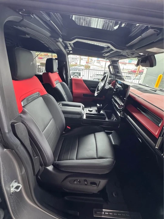 2026 GMC Hummer EV - Image 6 of 10