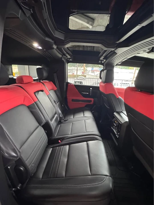 2026 GMC Hummer EV - Image 7 of 10