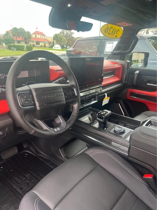 2026 GMC Hummer EV - Image 4 of 7