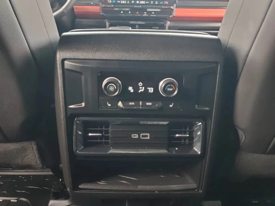 2026 GMC Hummer EV - Image 14 of 17