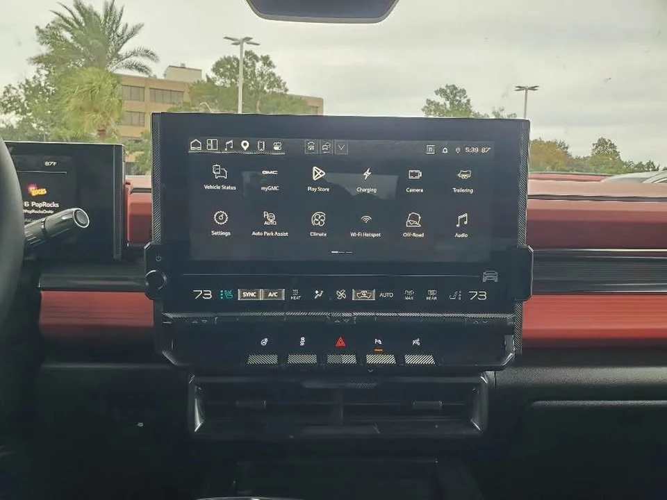 2026 GMC Hummer EV - Image 12 of 17