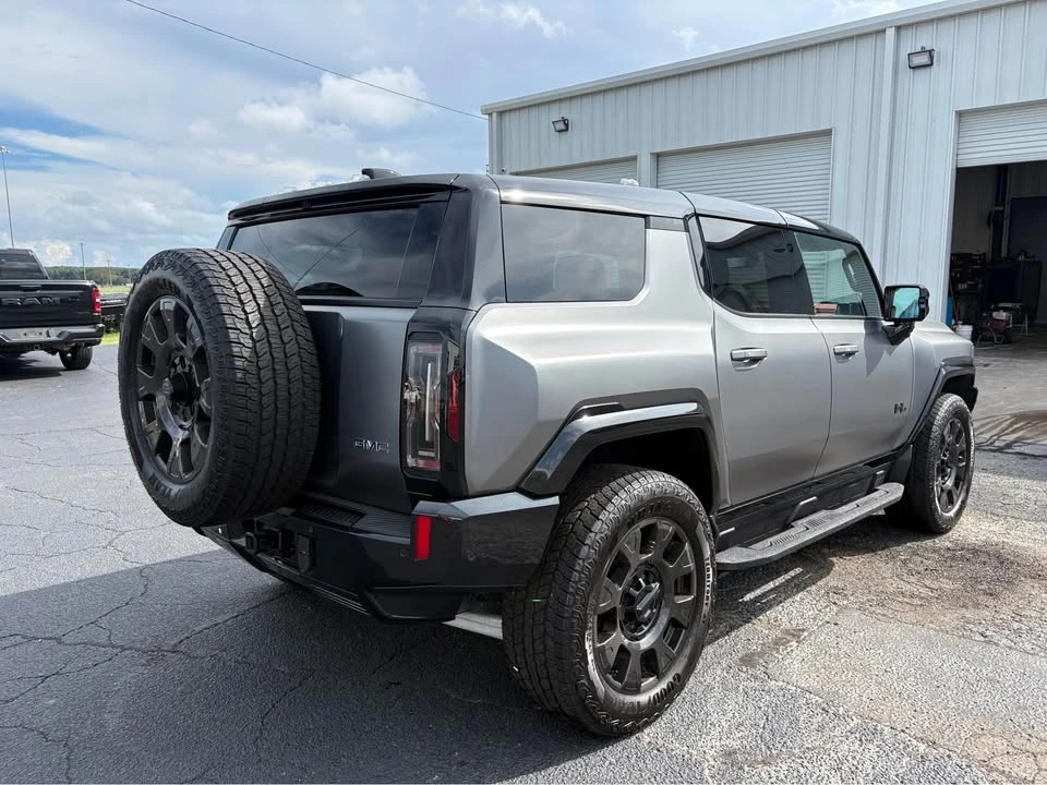 2026 GMC Hummer EV - Image 7 of 20