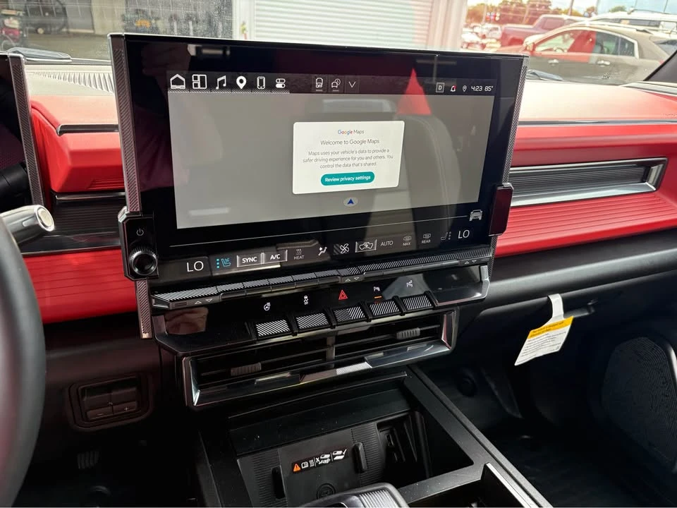 2026 GMC Hummer EV - Image 11 of 20