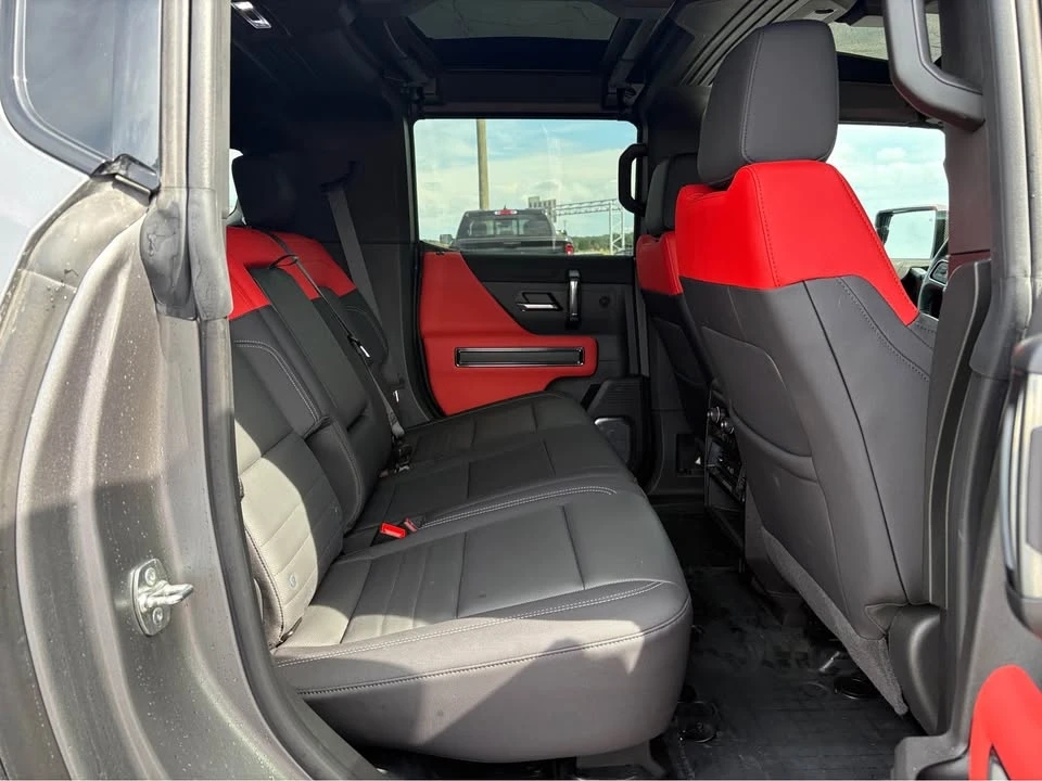 2026 GMC Hummer EV - Image 16 of 20