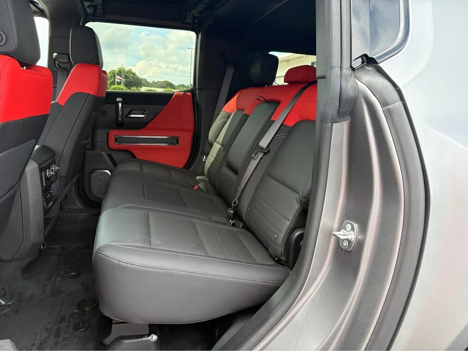 2026 GMC Hummer EV - Image 13 of 20