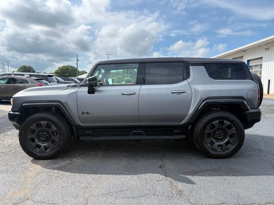 2026 GMC Hummer EV - Image 4 of 20