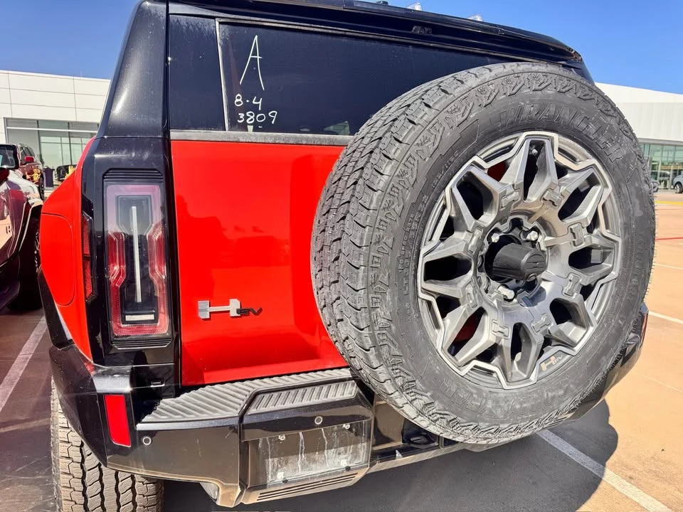 2026 GMC Hummer EV - Image 3 of 4