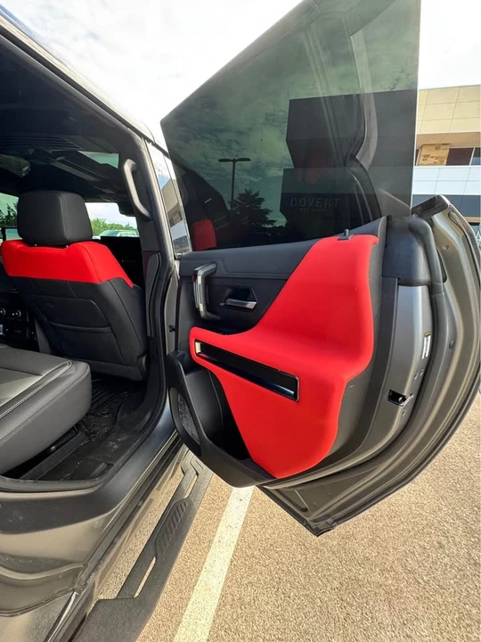 2026 GMC Hummer EV - Image 13 of 14