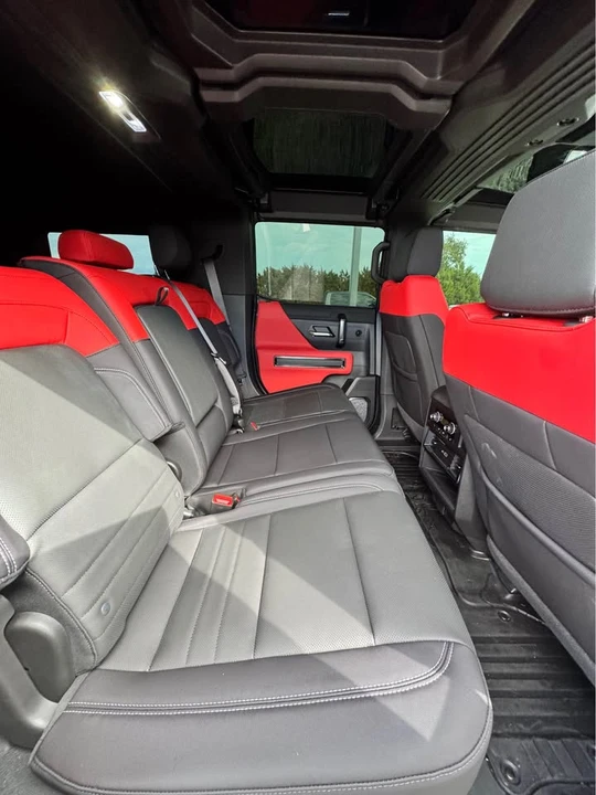 2026 GMC Hummer EV - Image 14 of 14