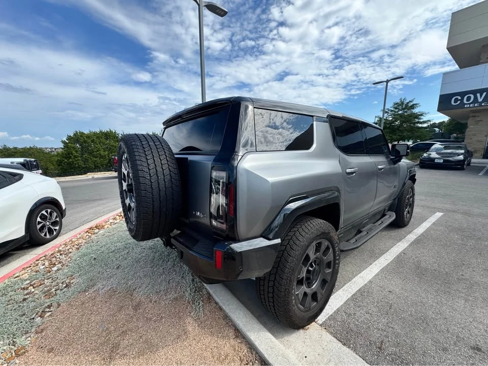 2026 GMC Hummer EV - Image 7 of 14